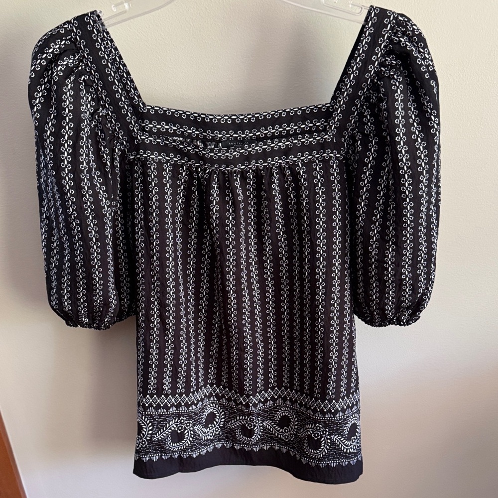 Ann Taylor Black and White Patterned Blouse